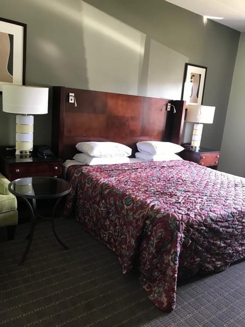 Iron/ironing board, rollaway beds, free WiFi, bed sheets