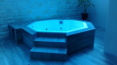 Sauna, Turkish bath