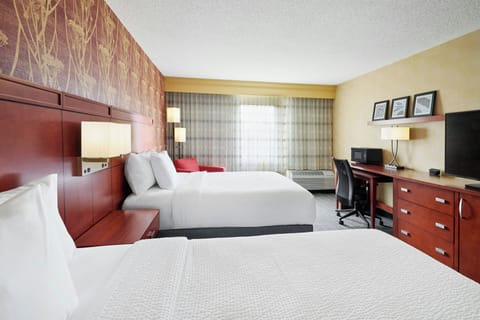 Premium bedding, in-room safe, desk, iron/ironing board