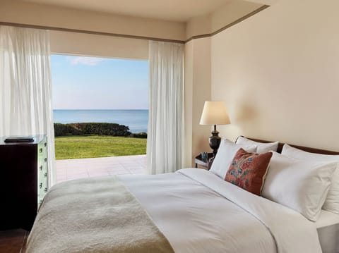 In-room safe, desk, soundproofing, free WiFi