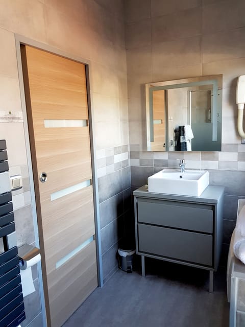 Free toiletries, hair dryer