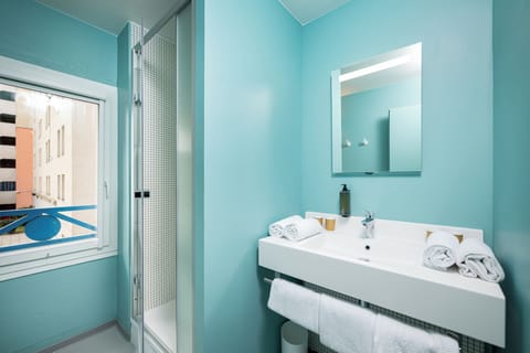 Triple Room, Multiple Beds | Bathroom | Shower, eco-friendly toiletries, towels