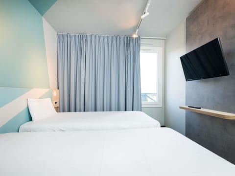 Twin Room, 2 Twin Beds | 1 bedroom, desk, soundproofing, free WiFi