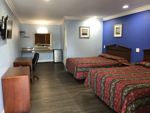 Standard Single Room, 2 Queen Beds, Courtyard View | 1 bedroom, desk, laptop workspace, free WiFi