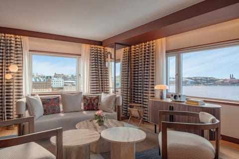 Presidential Suite, 1 King Bed, Non Smoking, Lake View | Premium bedding, in-room safe, desk, blackout drapes