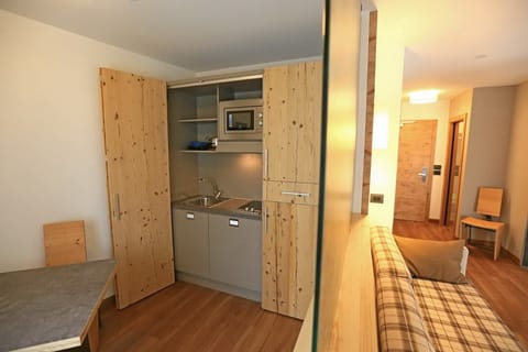 Junior Suite | Living area | Flat-screen TV