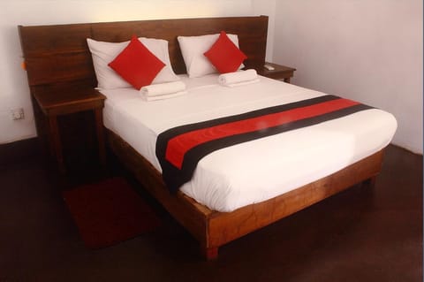 Desk, free cribs/infant beds, free WiFi, bed sheets