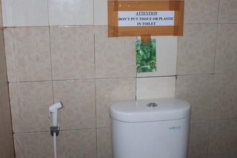 Deluxe Sea View Room | Bathroom | Shower, towels