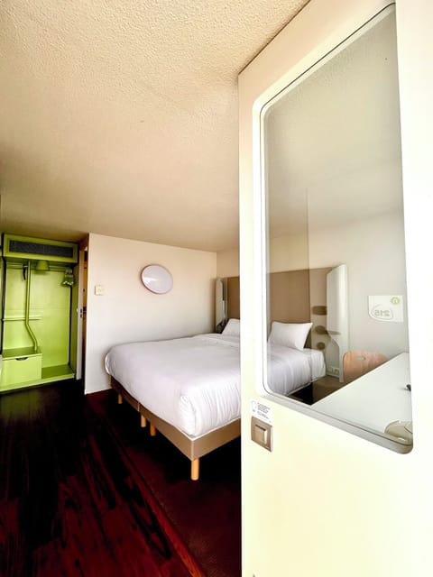 Standard Room, 1 Double Bed | Premium bedding, desk, blackout drapes, soundproofing