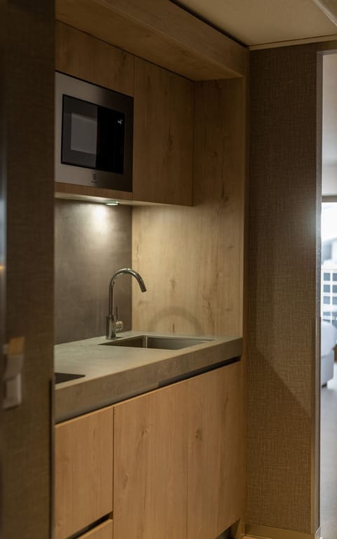 Room, 1 Double Bed (Superior Kitchen) | Private kitchen