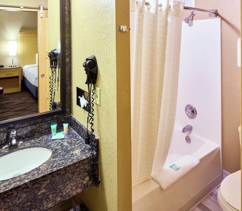 Combined shower/tub, eco-friendly toiletries, hair dryer, towels