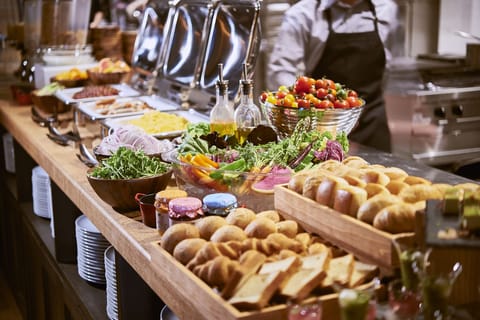Daily buffet breakfast for a fee