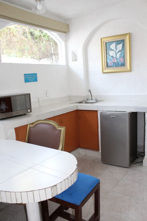 Master Suite Jacuzzi | Private kitchenette