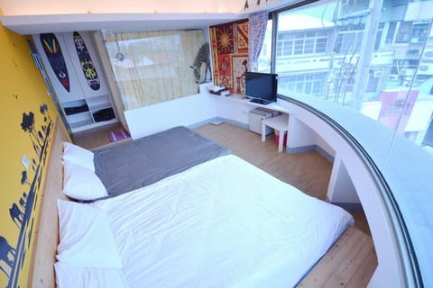 Standard Quadruple Room, 2 Double Beds | Individually decorated, desk, rollaway beds, free WiFi