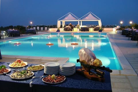 Seasonal outdoor pool