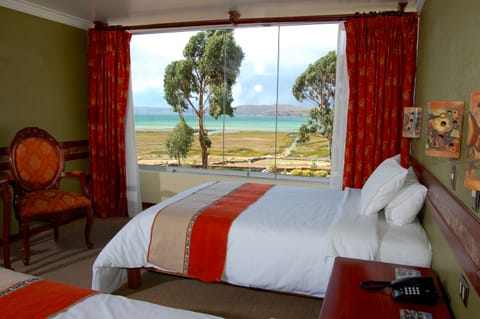 Premium bedding, in-room safe, soundproofing, free WiFi