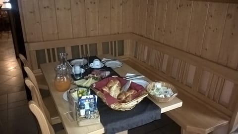 Daily cooked-to-order breakfast for a fee