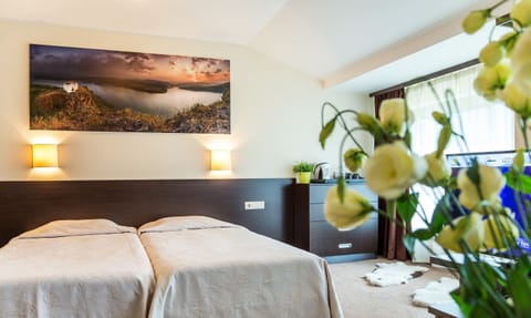 In-room safe, WiFi, bed sheets