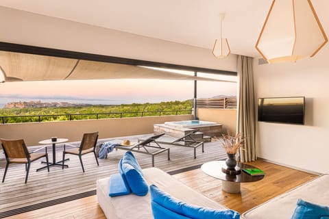 Grand Suite (Citadelle View) | Premium bedding, minibar, in-room safe, desk