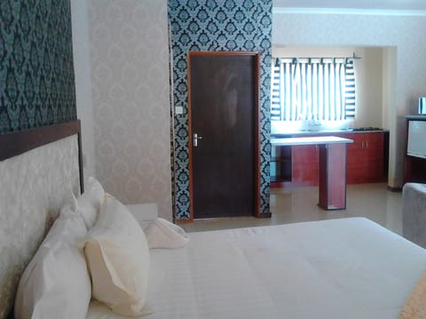 Standard Apartment | Desk, iron/ironing board, WiFi (free)