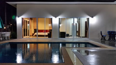Luxury 5 Bedrooms Private Pool Villa | Terrace/patio