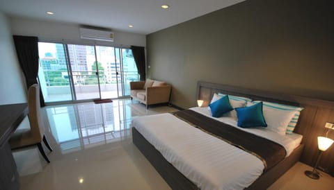 Hypo-allergenic bedding, desk, blackout drapes, soundproofing