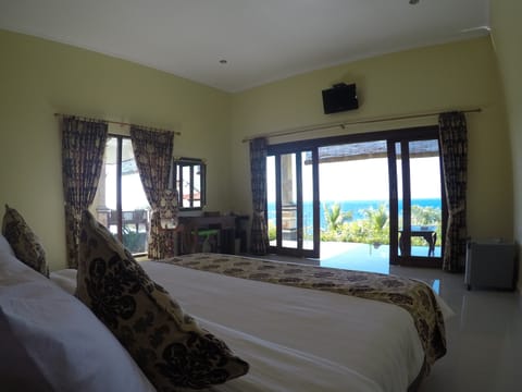 Minibar, in-room safe, desk, blackout drapes