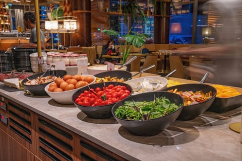 Daily buffet breakfast for a fee
