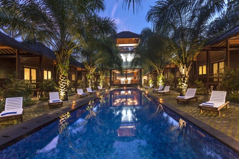 Outdoor pool, a natural pool