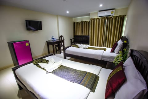 Deluxe Twin Room | Desk, WiFi (free)