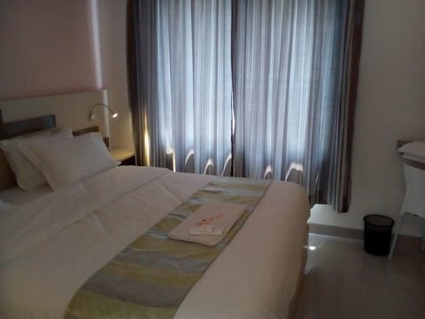 Superior Double Room, 1 Double Bed, Non Smoking, City View | Desk, free WiFi, bed sheets