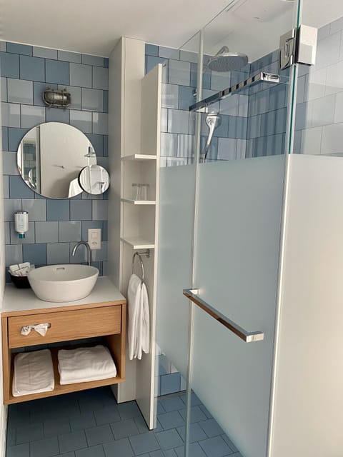 Business Double Room | Down comforters, minibar, in-room safe, desk