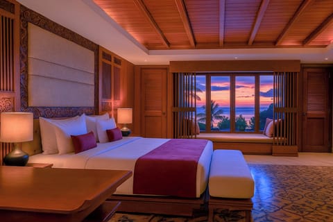 Berawa Royal Suites Ocean Front | In-room safe, desk, iron/ironing board, free WiFi