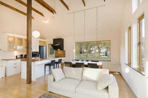 Townhome, 2 Bedrooms | Living room | Flat-screen TV, DVD player
