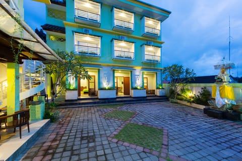 Front of property - evening/night