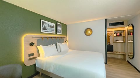 Superior Room, 1 Double Bed | Premium bedding, desk, laptop workspace, soundproofing
