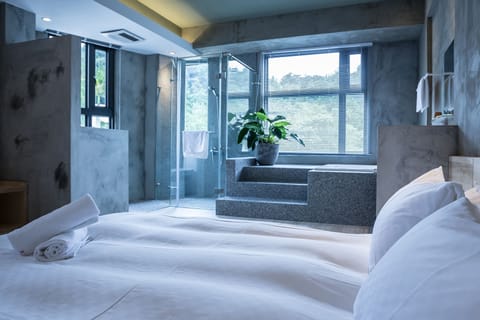 Comfort Double Room, 1 King Bed, Balcony, Corner | Egyptian cotton sheets, premium bedding, down comforters