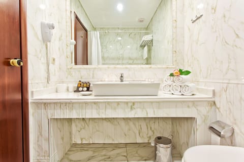 Superior Room | Bathroom | Bathtub, free toiletries, hair dryer, slippers