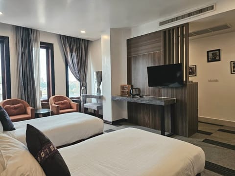Junior Twin Suite ( With View ) | Living area