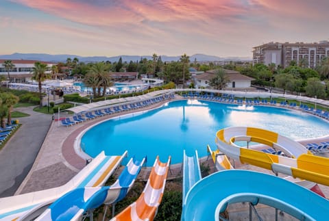 Indoor pool, 4 outdoor pools, free cabanas, pool umbrellas