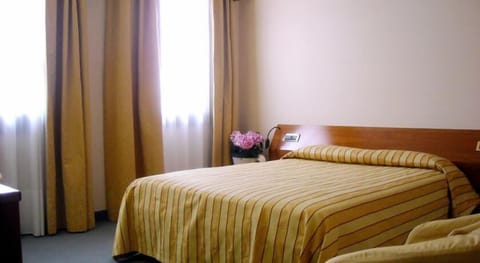 Minibar, in-room safe, desk, cribs/infant beds