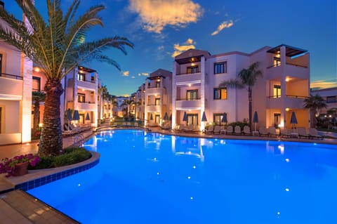 Seasonal outdoor pool, pool umbrellas, sun loungers