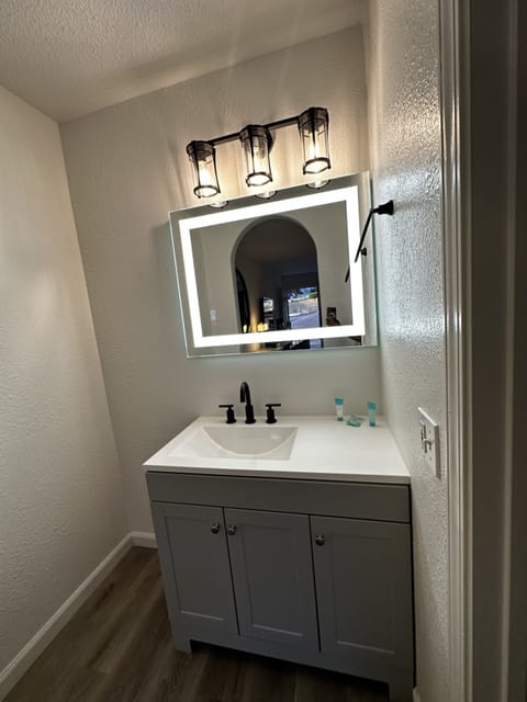 Free toiletries, towels, soap, shampoo