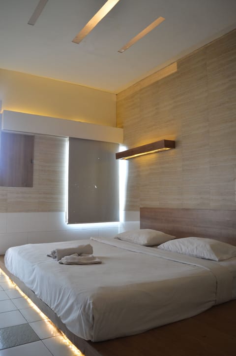 Deluxe Room | Desk, free WiFi, bed sheets