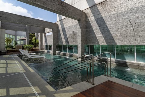 Outdoor pool, sun loungers