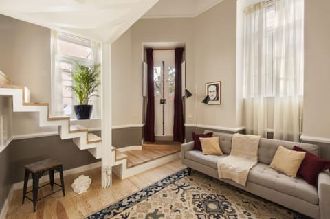 Duplex (Studio) | Minibar, in-room safe, individually decorated, desk