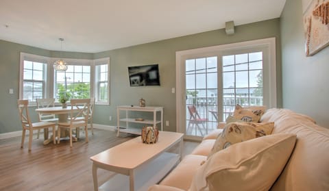 #12 Sand Dune One Bedroom | Living room | Flat-screen TV