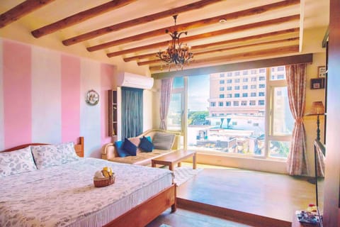 Deluxe Double Room, 1 Queen Bed | Desk, blackout drapes, soundproofing, free WiFi