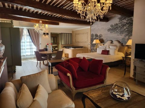 Suite, 1 King Bed, Terrace (Prestige) | Premium bedding, individually decorated, individually furnished