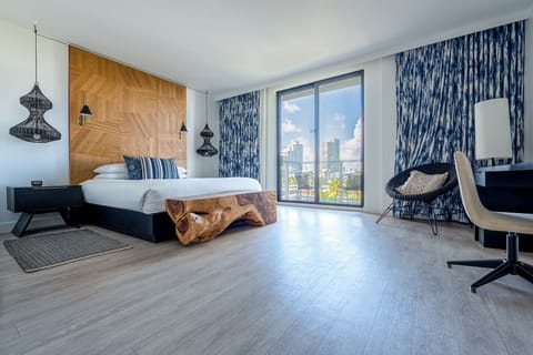 Premium Room, 1 King Bed, Balcony | Frette Italian sheets, premium bedding, down comforters, pillowtop beds